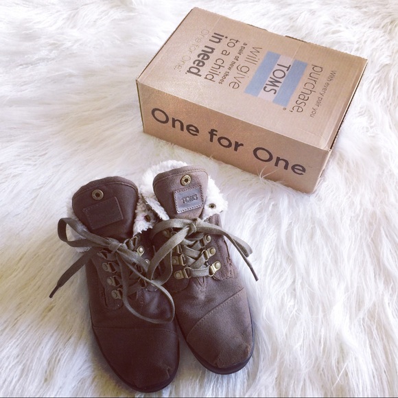 🌸TOMS Highland Brown Botas🌸 - Picture 1 of 4